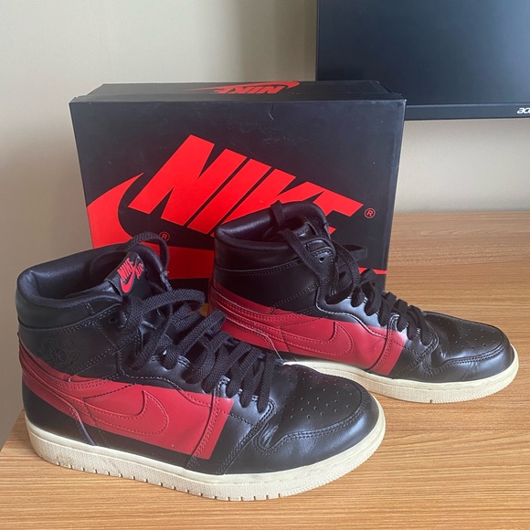 Air Jordan 1 Retro High OG Defiant Couture - Picture 3 of 4